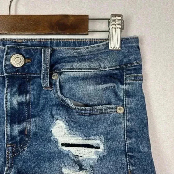 Aeropostale Low Rise Distressed Midi Denim Shorts 6 - Picture 4 of 4